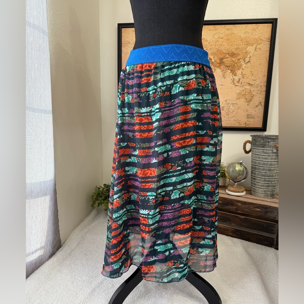 LulaRoe Lola Skirt Size Small